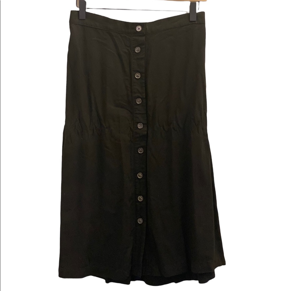 Black midi skirt